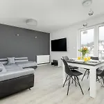 Comfortable In The Centre Of With Parking, & Gym By Renters * זקופאנה
