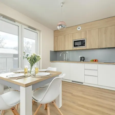 Comfortable In The Centre Of With Parking, & Gym By Renters