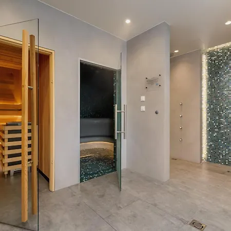 Διαμέρισμα Comfortable In The Centre Of With Parking, & Gym By Renters *