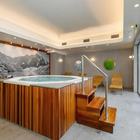 Comfortable In The Centre Of With Parking, & Gym By Renters