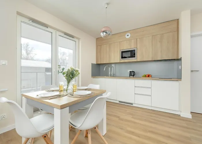 Comfortable In The Centre Of With Parking, & Gym By Renters