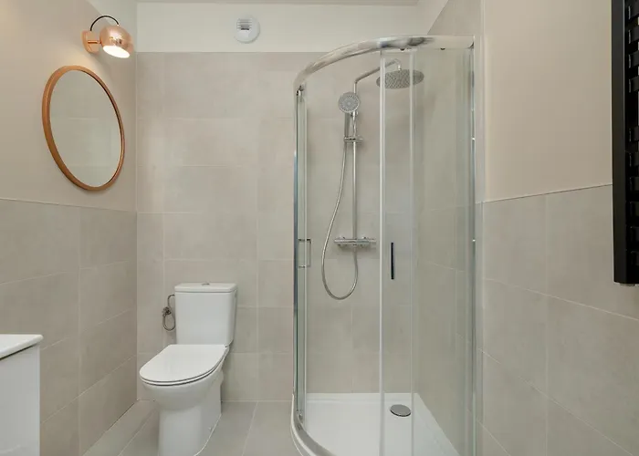 Comfortable In The Centre Of With Parking, & Gym By Renters *