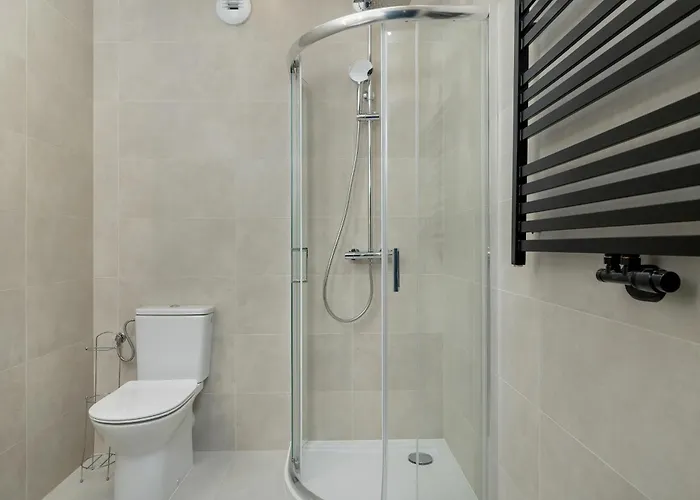 Comfortable In The Centre Of With Parking, & Gym By Renters *