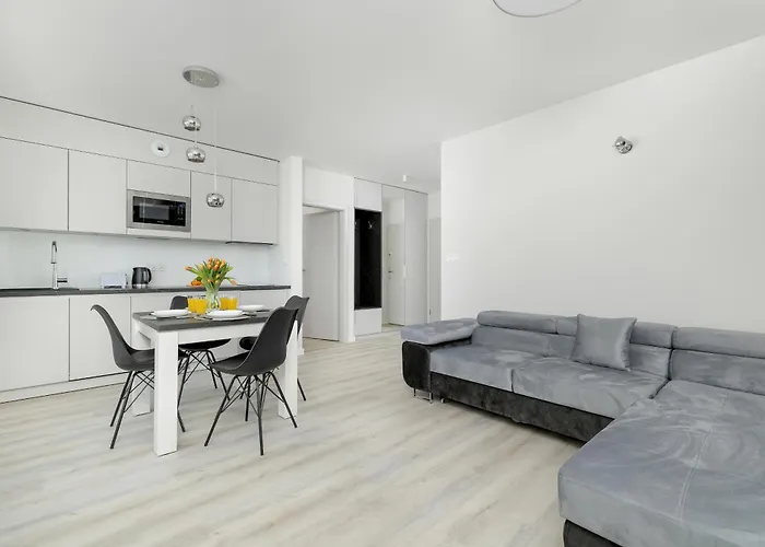 Comfortable In The Centre Of With Parking, & Gym By Renters